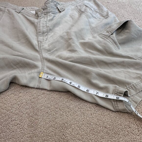 Tommy Bahama Cargo Shorts Relax Key Grip 9.5-inch Tan Flat Front Size 42 #TR808 - Picture 8 of 15